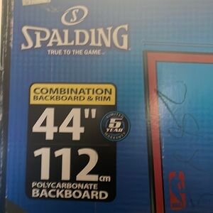 Basketball hoop (only backbaord + rim) |